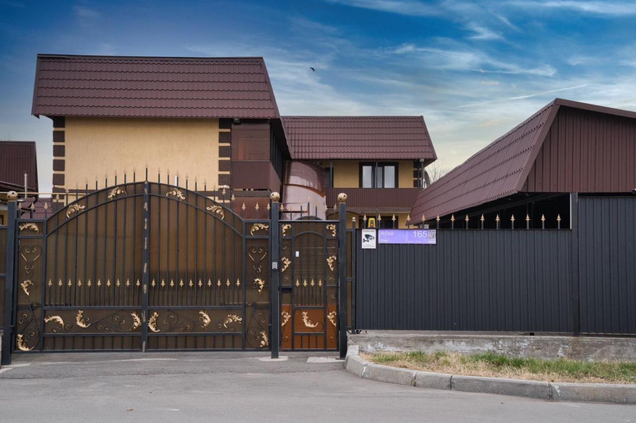 Гостевой дом Анны по улице Абая, 165 Талдыкорган Экстерьер фото